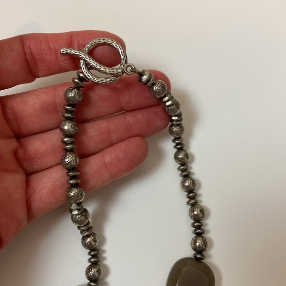 Ursula K Handcrafted Artisan Agate and Sliver Necklace - Picture 7 of 12